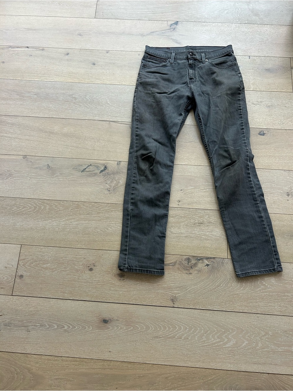 Slim Straight Men's Jeans in Charcoal Gray